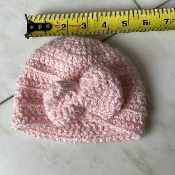 Handmade knit pink baby hat with bow - Picture 4 of 4